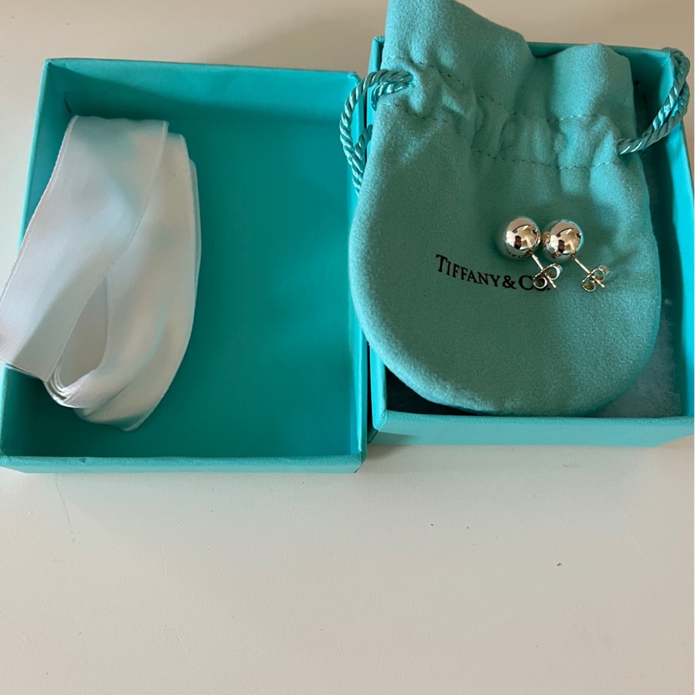 Tiffany and co silver hardwear 10mm earrings